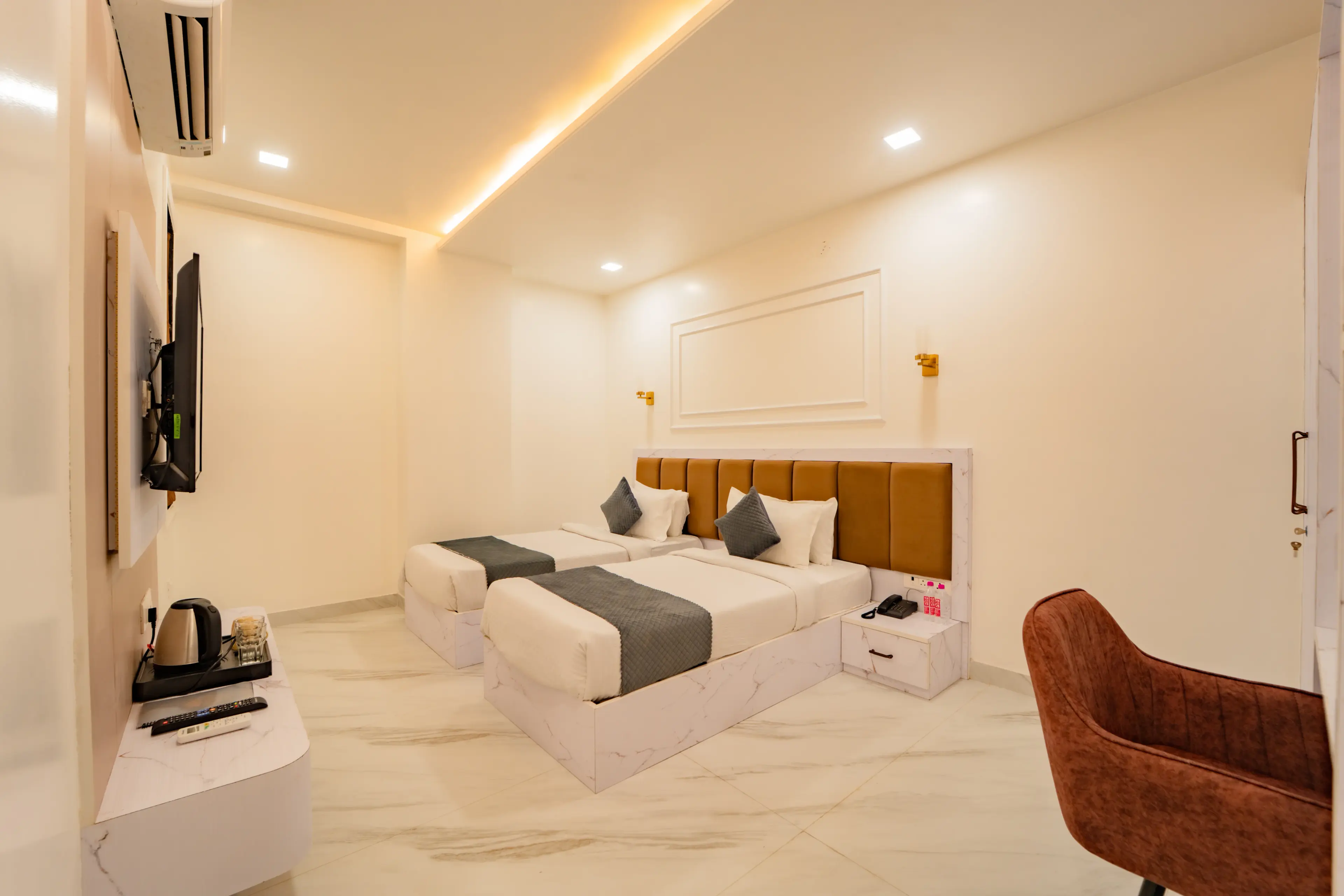 Twin Bed Room